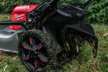 M18 F2LM53 - Lawn Mower 2